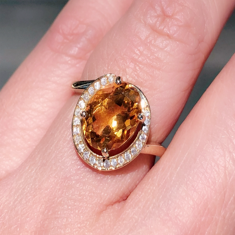 ring 5 w hand